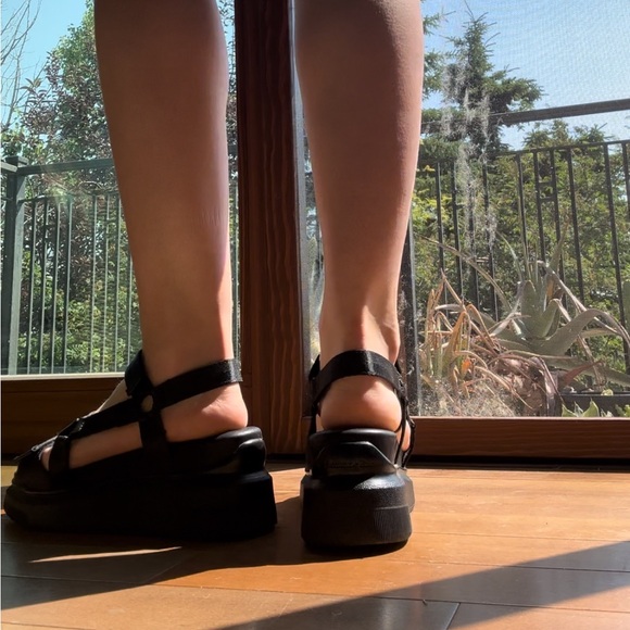 Suzanne Rae Velcro Sandals - Picture 2 of 8